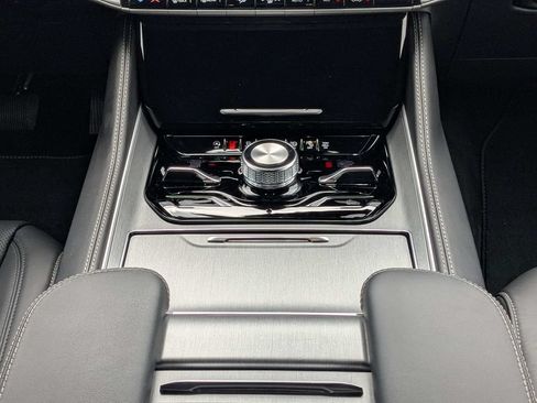 New 2026 Jeep Grand Wagoneer Limited AWD/4WD image 17