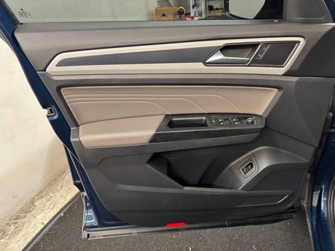 Used 2021 Volkswagen Atlas Cross Sport SE w/ Panoramic Sunroof Package image 14