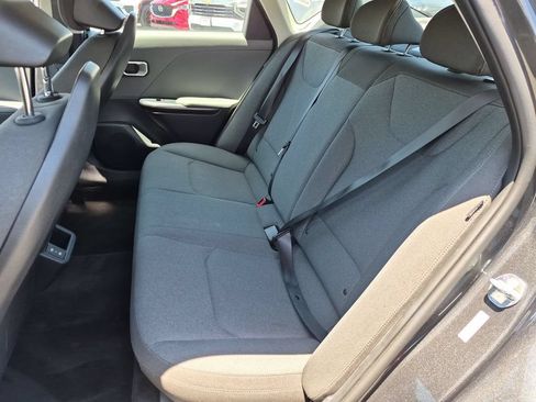 Used 2025 Kia K4 FWD image 28