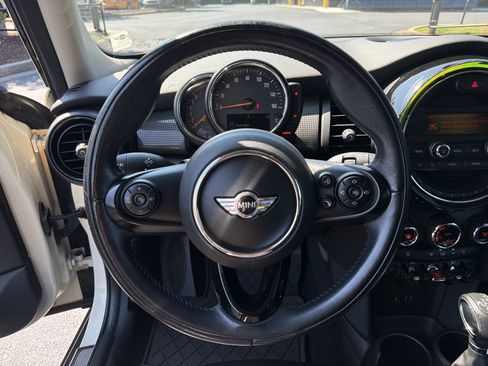 Used 2016 MINI Cooper 4-Door Hardtop FWD image 9