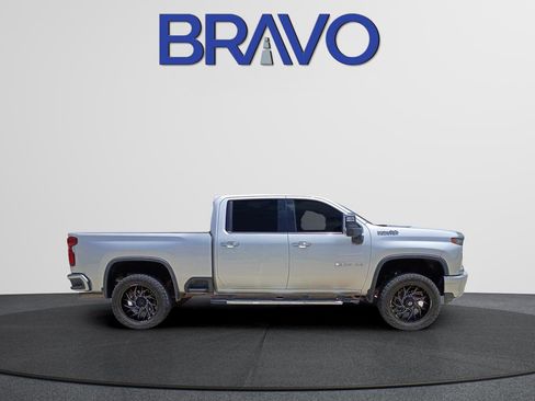 Used 2020 Chevrolet Silverado 2500 High Country w/ Z71 Off-Road Package AWD/4WD image 4
