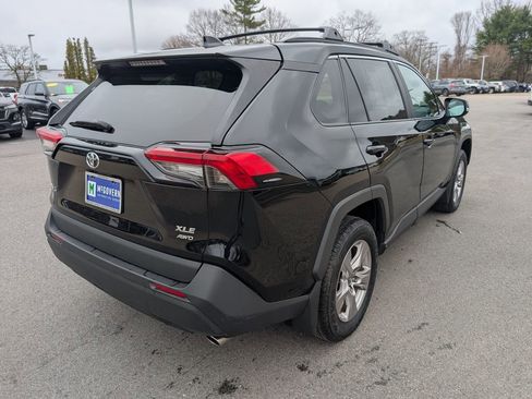 Used 2022 Toyota RAV4 XLE w/ Convenience Package image 6