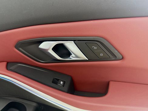 Used 2024 BMW 330i Sedan w/ Convenience Package image 31