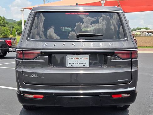 Used 2024 Jeep Wagoneer Series II w/ Flexible Seating Group AWD/4WD image 6