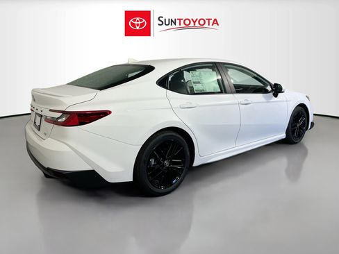 New 2026 Toyota Camry SE image 4