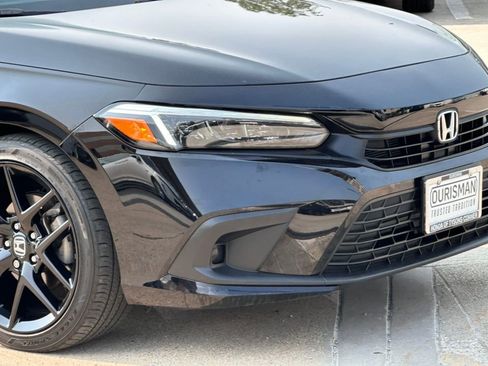 Used 2023 Honda Civic Sport image 5