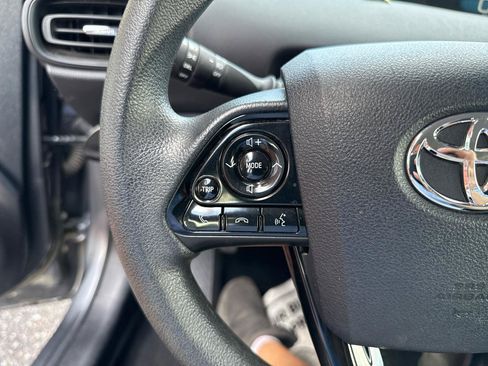 Used 2021 Toyota Prius LE AWD/4WD image 16