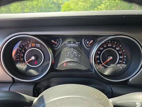 Used 2022 Jeep Wrangler Unlimited Sport AWD/4WD image 7