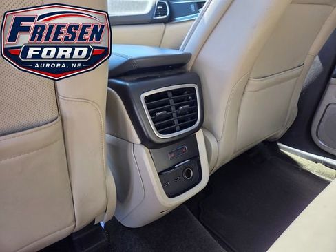 Used 2016 Lincoln MKX Reserve w/ Technology Package FWD image 25