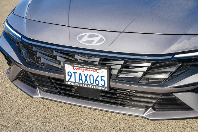 Certified 2025 Hyundai Elantra SEL FWD image 8