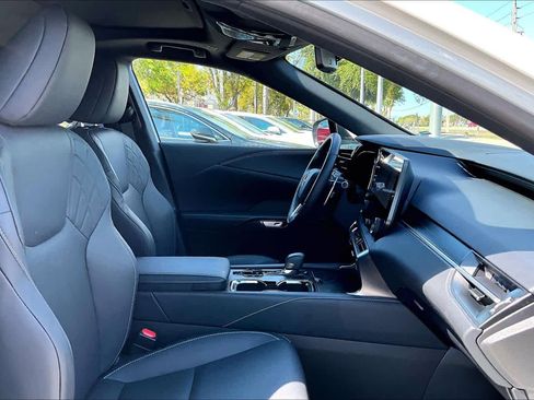 Used 2025 Lexus RX 350 Premium image 9