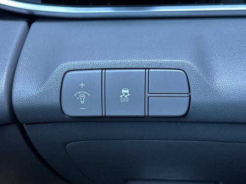 Used 2025 Hyundai Elantra Sport FWD image 29