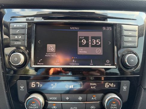 Used 2020 Nissan Rogue SV AWD/4WD image 25