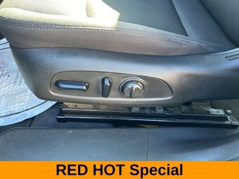 Used 2023 Chevrolet Malibu LT FWD image 14