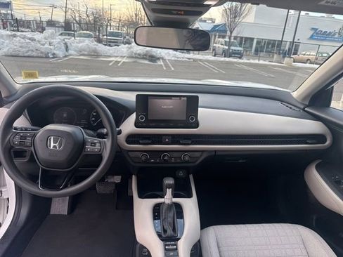 Certified 2023 Honda HR-V LX image 16