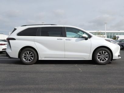 Used 2023 Toyota Sienna XLE
