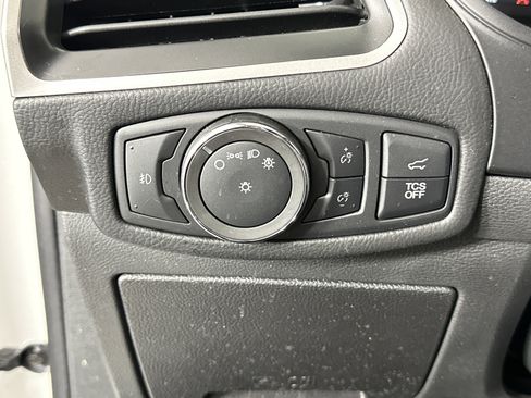 Used 2022 Ford Edge SEL w/ Convenience Package image 30