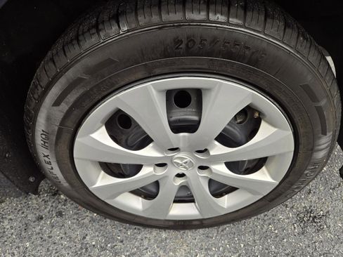 Used 2024 Toyota Corolla LE FWD image 34