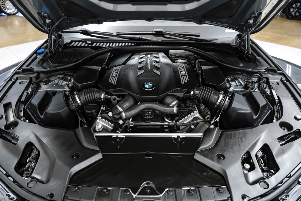 Used 2023 BMW M550i xDrive w/ Executive Package AWD/4WD image 49