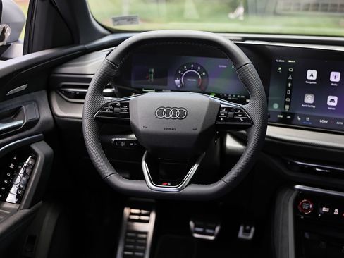 New 2026 Audi SQ5 Prestige AWD/4WD image 29