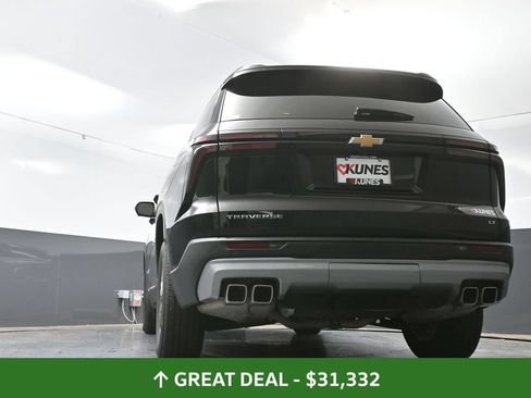 Used 2024 Chevrolet Traverse LT FWD image 33