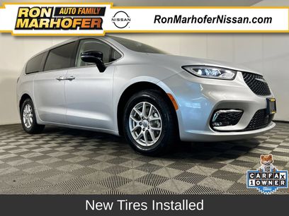 Used 2024 Chrysler Pacifica Touring-L