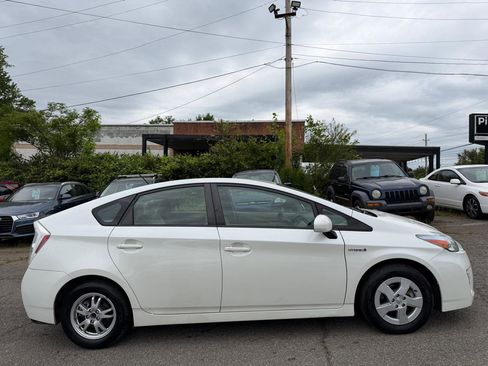Used 2010 Toyota Prius Five FWD image 4