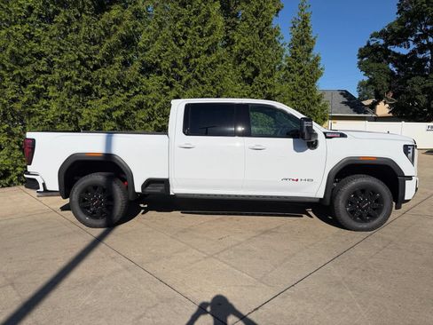 New 2026 GMC Sierra 2500 AT4 w/ AT4 Premium Plus Package AWD/4WD image 32