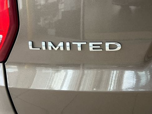 Used 2016 Ford Explorer Limited w/ Equipment Group 301A AWD/4WD image 8