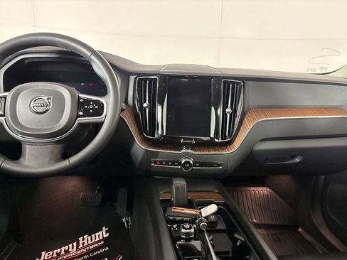Used 2023 Volvo XC60 B5 Plus w/ Climate Package FWD image 24