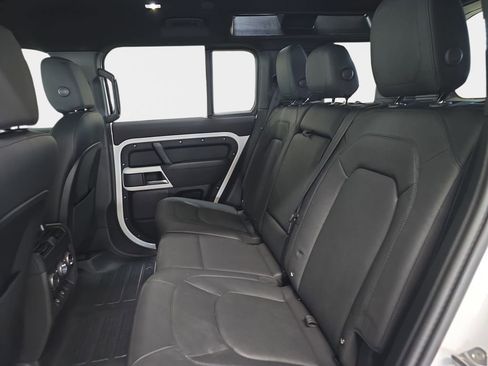 Used 2023 Land Rover Defender 110 S image 14