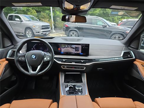 Used 2026 BMW X5 xDrive50e AWD/4WD image 17