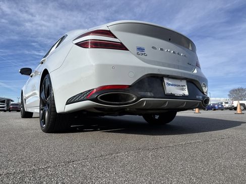 Used 2022 Genesis G70 3.3T w/ Sport Prestige Package image 8
