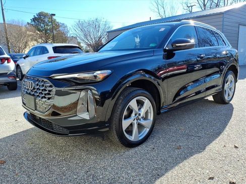 Used 2025 Audi Q5 Premium Plus AWD/4WD image 1