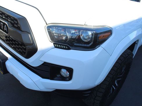 Used 2019 Toyota Tacoma TRD Sport w/ Technology Package RWD image 10