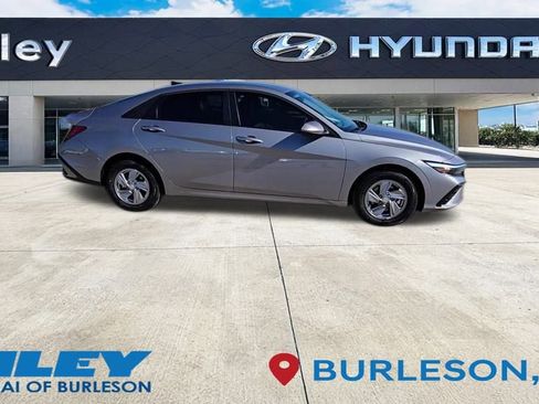 New 2026 Hyundai Elantra SE FWD image 10