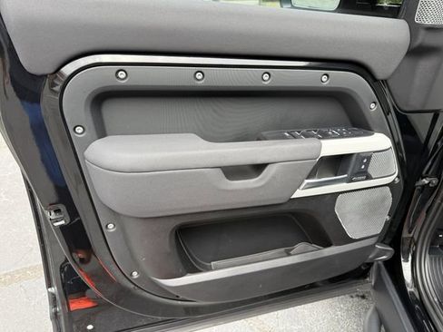 Used 2023 Land Rover Defender 130 SE image 14