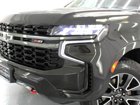 Used 2021 Chevrolet Suburban Z71 w/ Z71 Signature Package image 21