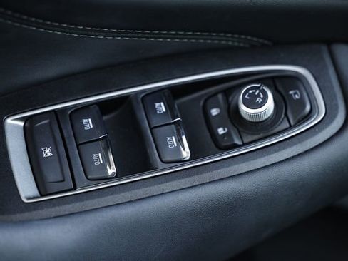 Used 2025 Subaru Outback Touring XT image 18