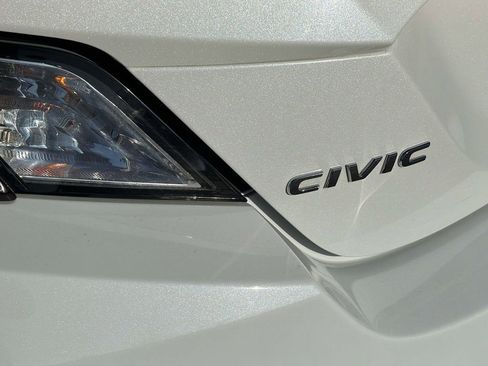 Used 2019 Honda Civic Sport image 6