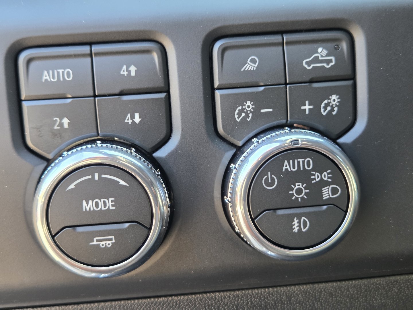 New 2026 GMC Sierra 2500 AT4 w/ AT4 Premium Plus Package AWD/4WD image 30