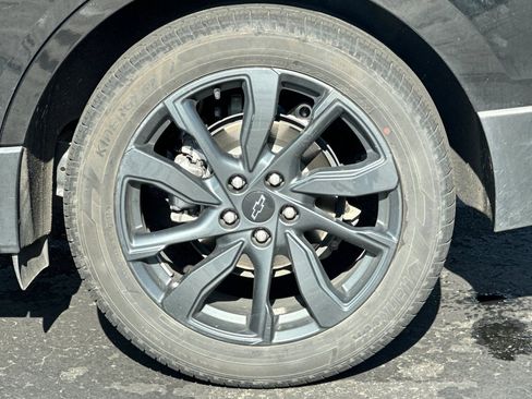 Used 2023 Chevrolet Equinox RS FWD image 43