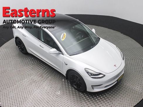 Used 2019 Tesla Model 3 Standard Range RWD image 3