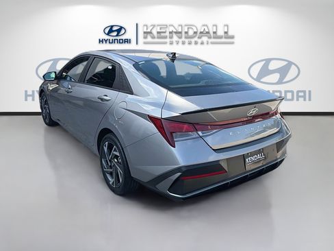 Used 2025 Hyundai Elantra Sport w/ Cargo Package FWD image 4