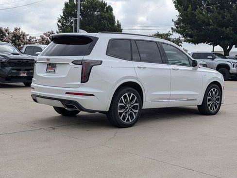 Used 2021 Cadillac XT6 Sport AWD/4WD image 5