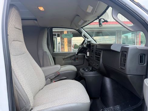 Used 2023 GMC Savana 2500 Extended w/ Driver Convenience Package RWD image 23