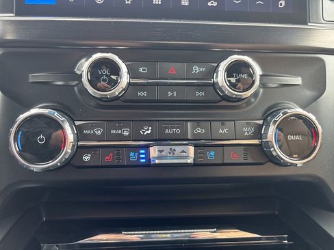 New 2026 Ford F250 Lariat w/ Black Appearance Package image 24