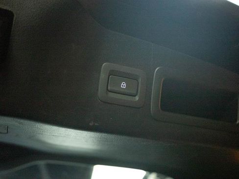 Used 2024 MAZDA MAZDA3 s FWD image 8