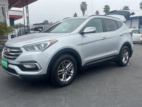 Used 2017 Hyundai Santa Fe Sport image 3