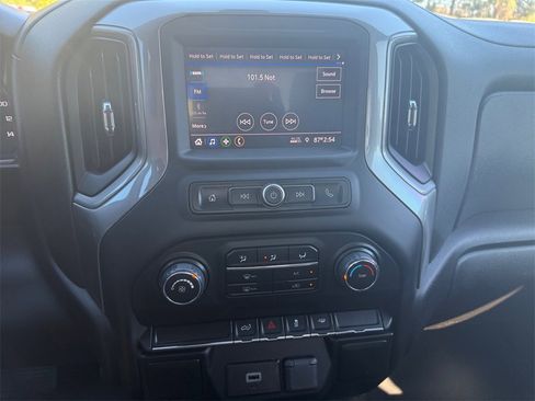 Used 2020 Chevrolet Silverado 1500 Custom w/ Custom Value Package image 23